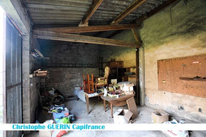 Local/bureau à vendre proche de MONTIGNAC CHARENTE (16) - photo 4