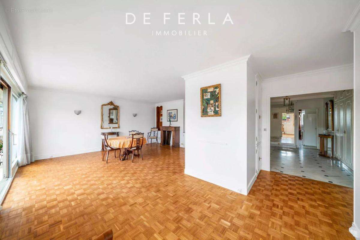 Appartement à PARIS-15E