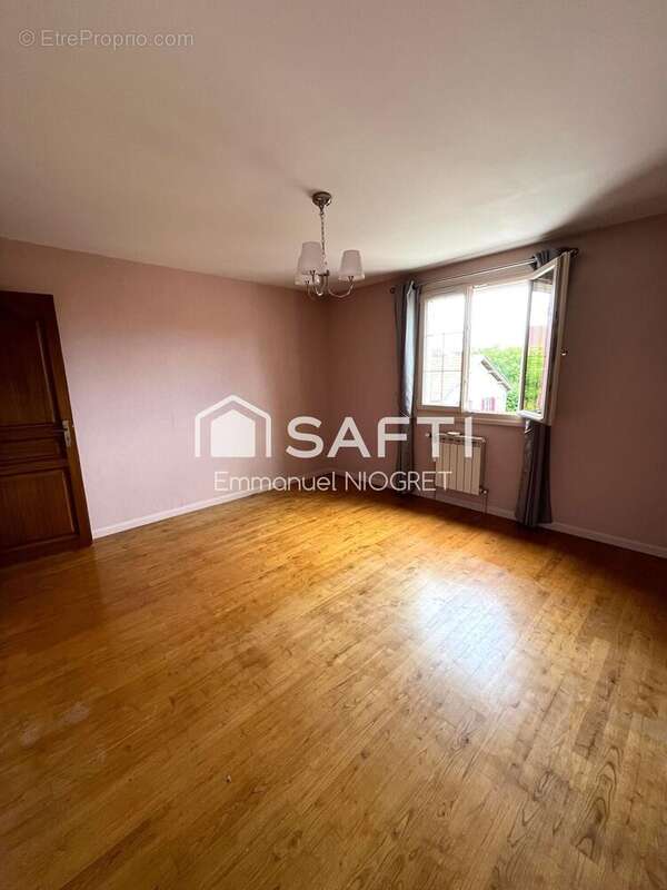 Maison 137 m² à Genlis  - photo 9