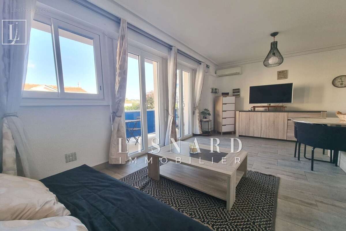 Appartement à VALLAURIS