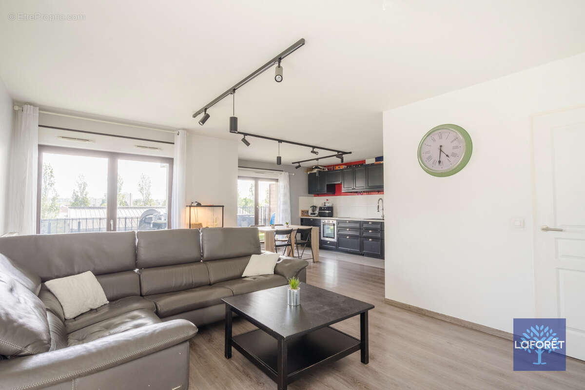 Appartement à LES PAVILLONS-SOUS-BOIS