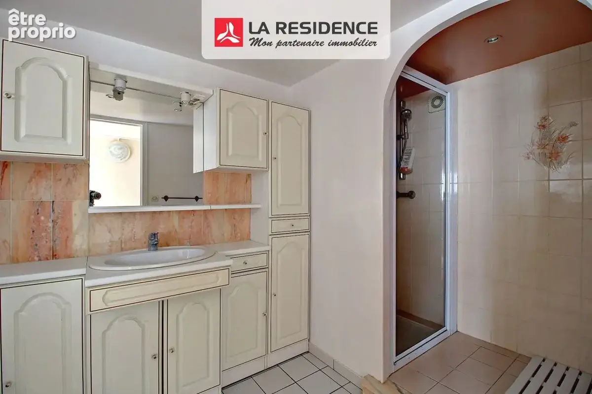 Maison 6 pièces 127 m² à vendre à Saint-Etienne-Du-Rouvray (76800) - photo 8