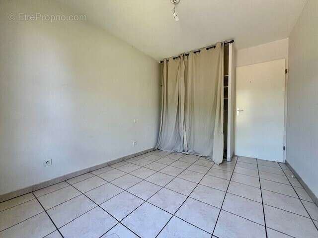 T3 de 55 m² avec terrasse et parking - photo 5