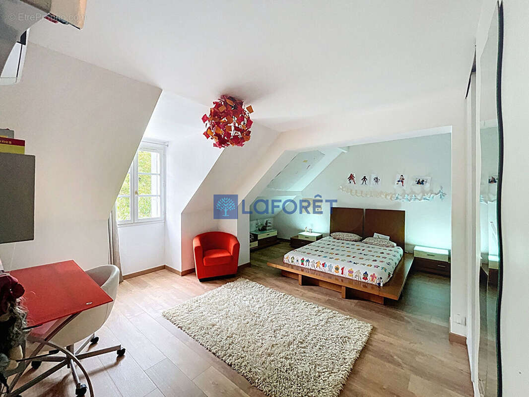 Maison à SAINT-PIERRE-DU-PERRAY