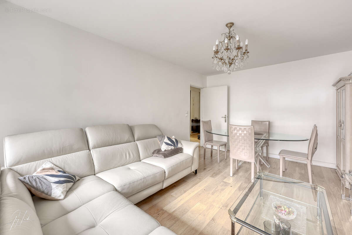 Appartement à PARIS-19E