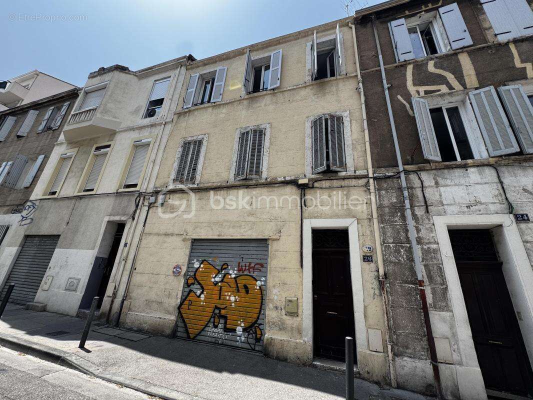 Appartement à MARSEILLE-5E