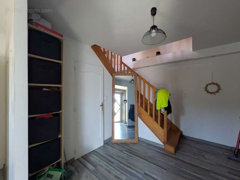 Ploërdut jolie longère rénovée de 170m² envion de 5 pièces deux garages parcelle de 2840m² environ - photo 11