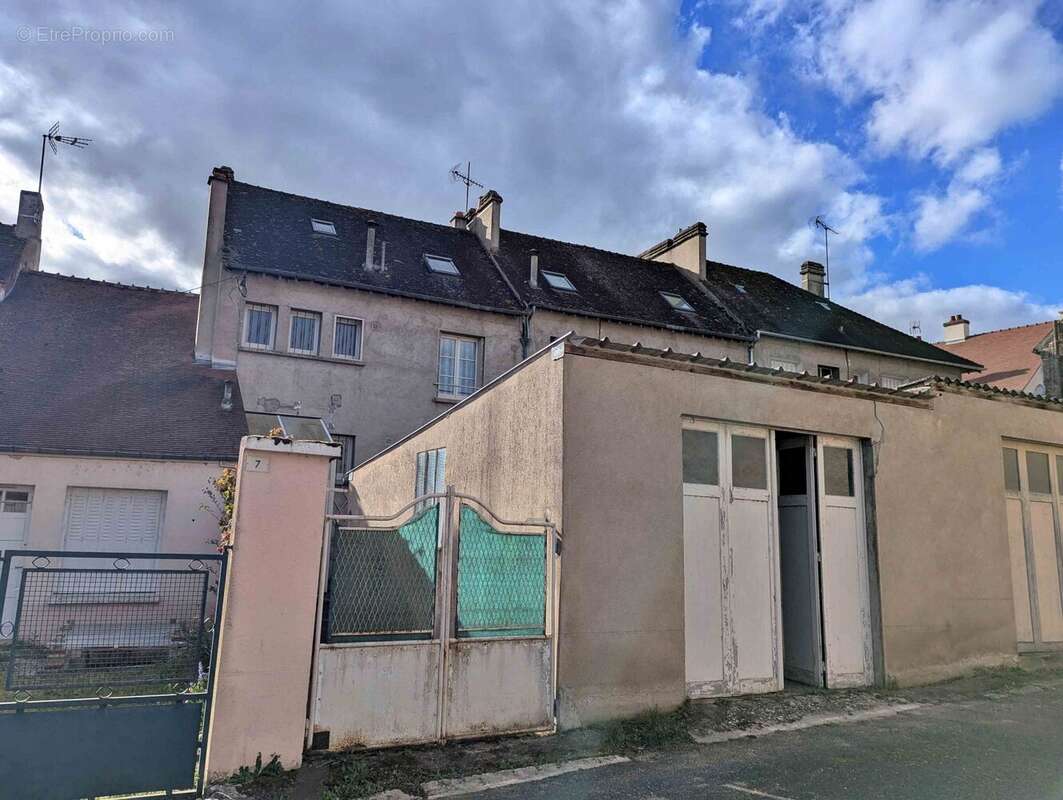 Maison à vendre à Coulanges sur Yonne - Maison à COULANGES-SUR-YONNE