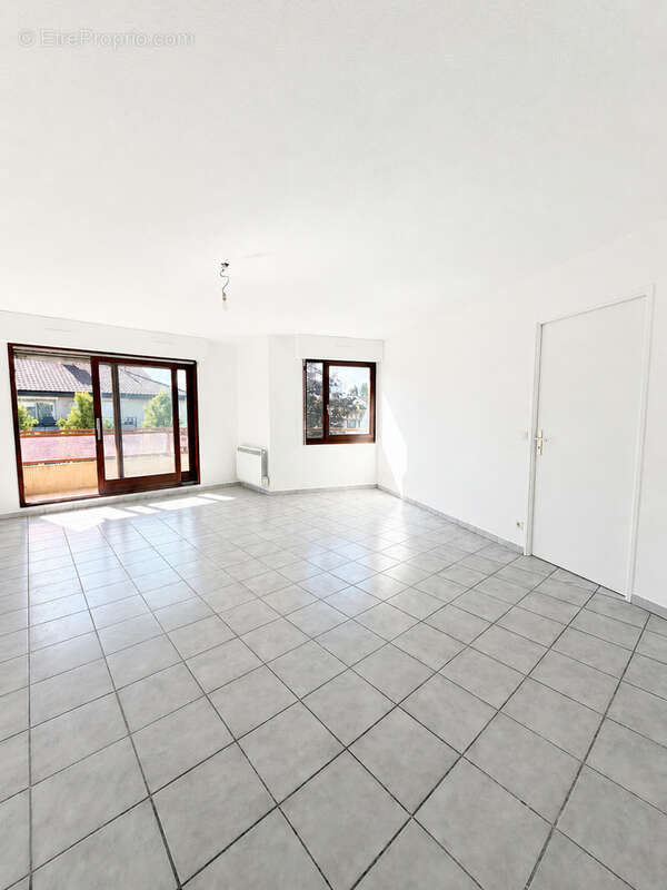 Appartement à VILLE-LA-GRAND