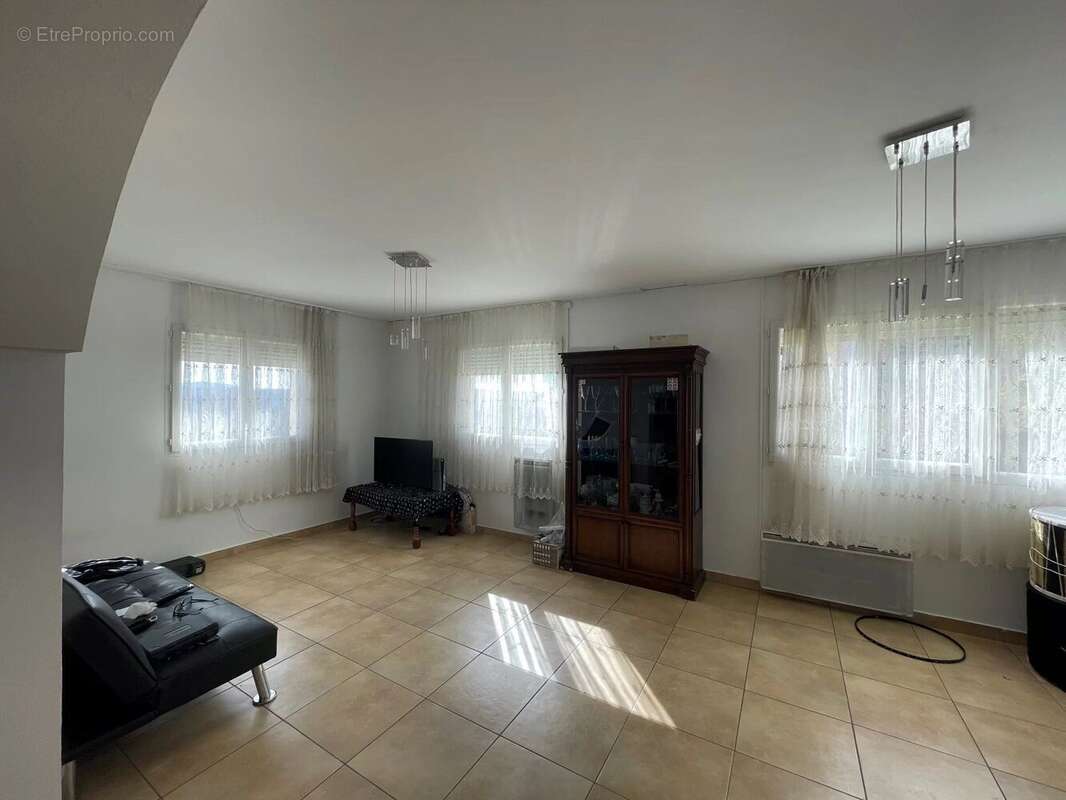 Maison à LA TOUR-DU-PIN