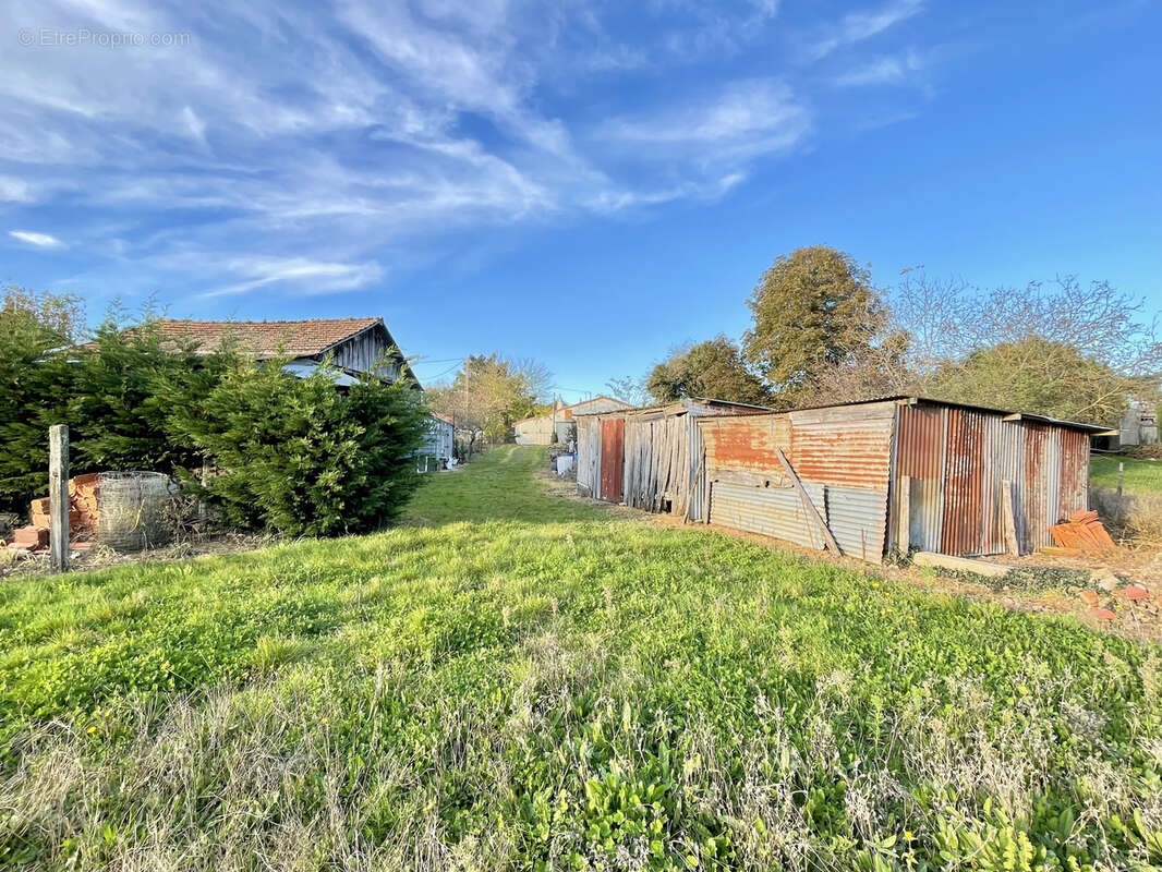 Maison à LA CHAPELLE-BATON
