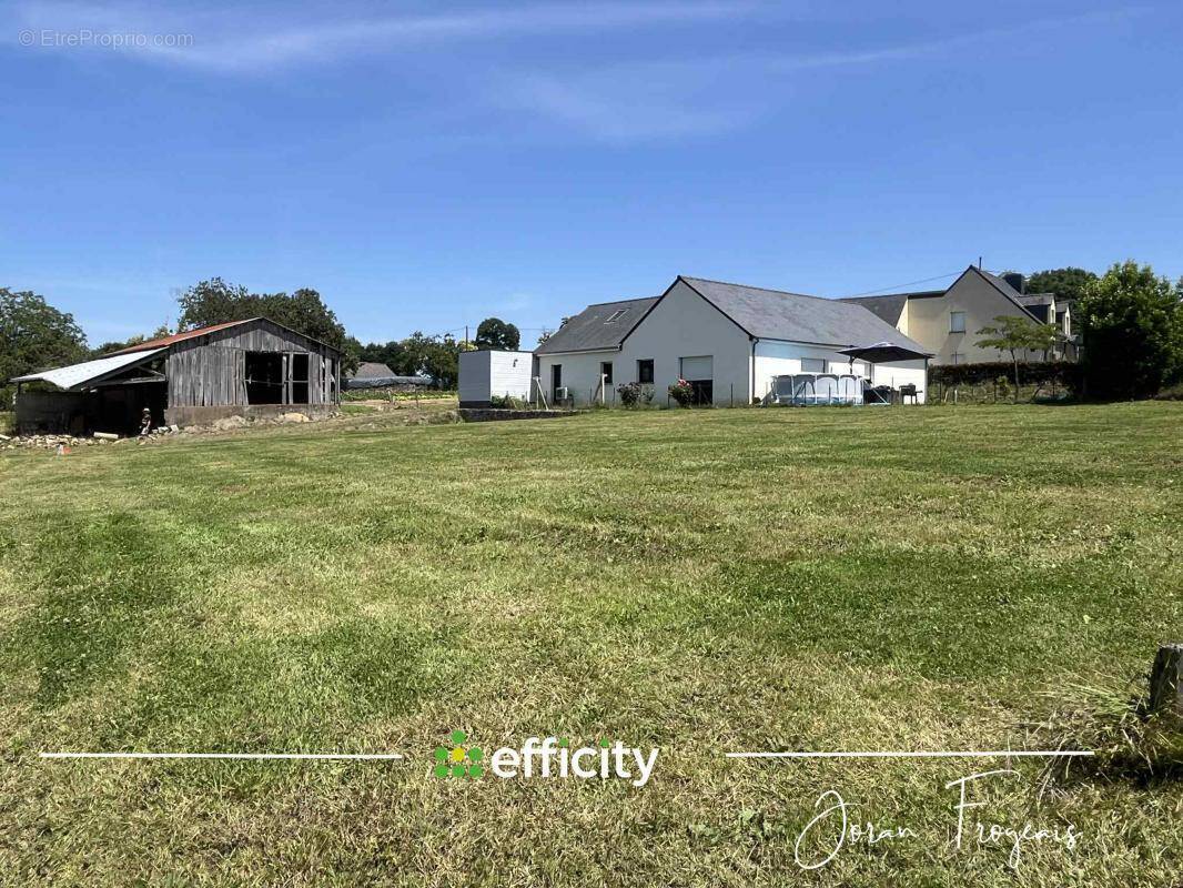 Terrain à SAINT-JEAN-SUR-COUESNON