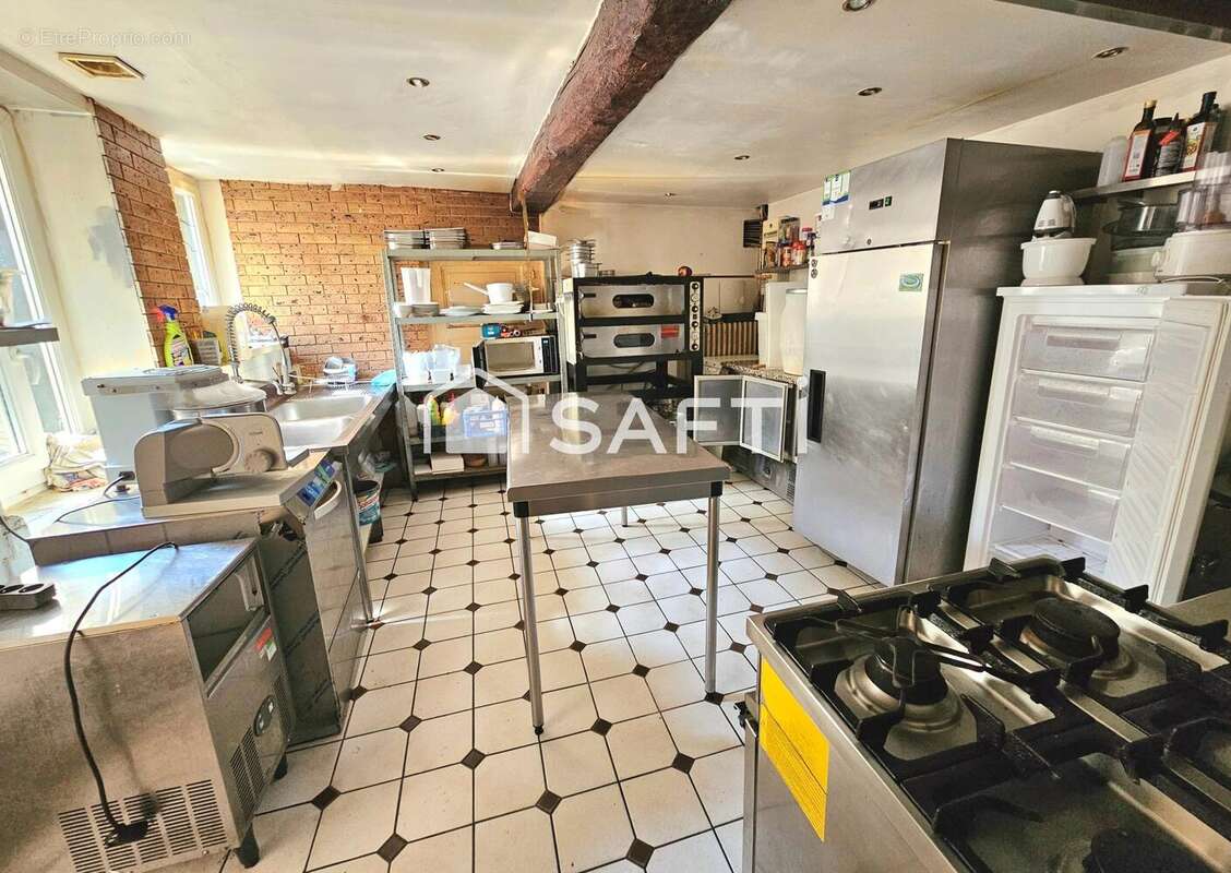 Photo 3 - Commerce à LES ALLUETS-LE-ROI