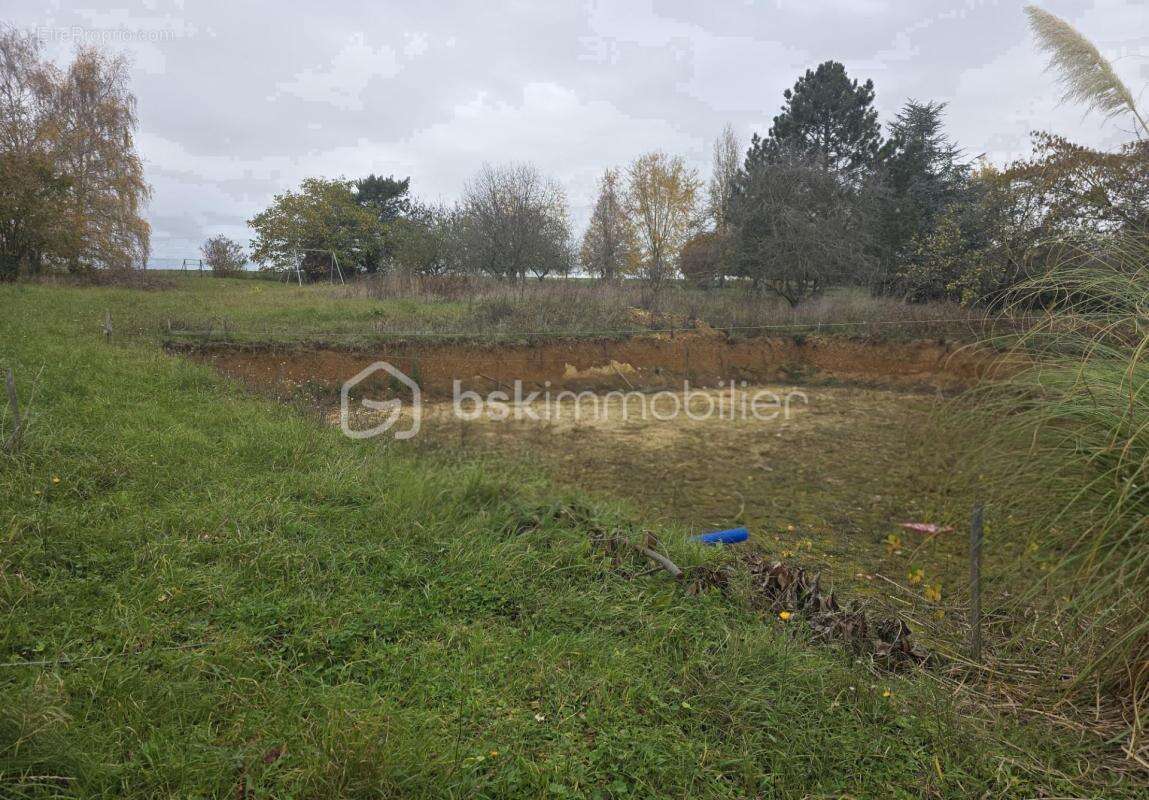 Terrain à SOUCY