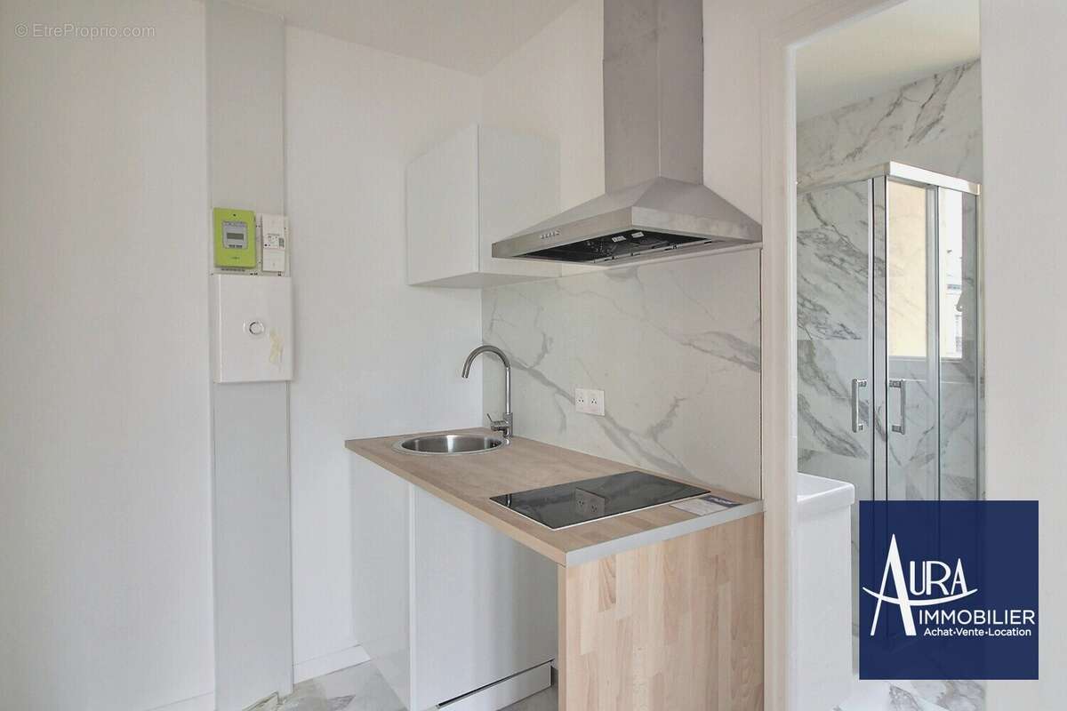 0_0005 - Appartement à LES LILAS