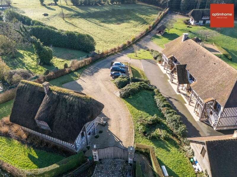 Maison à SAINT-SAMSON-DE-LA-ROQUE