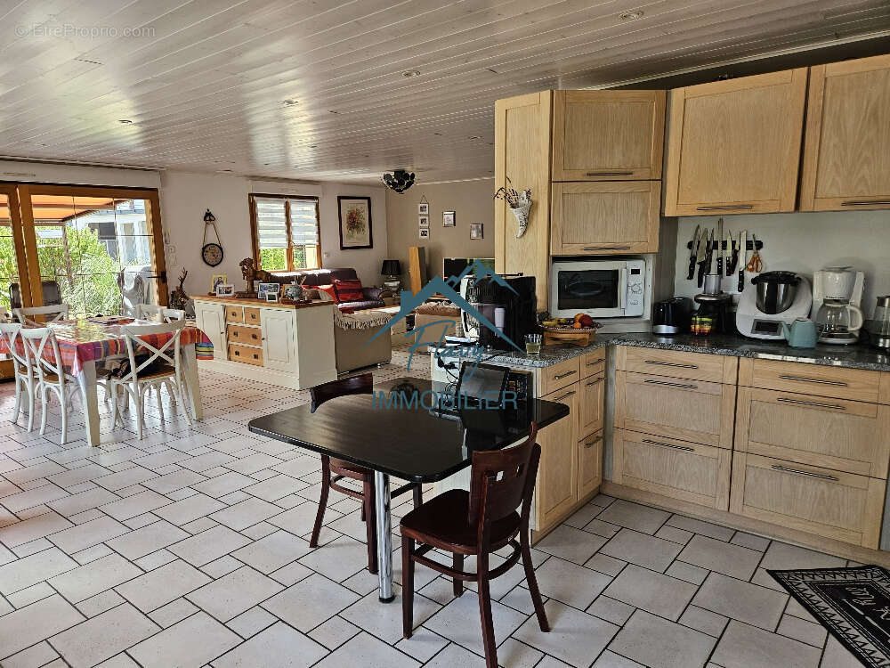 Maison de 2006 avec 5 chambres - La Forge - photo 6