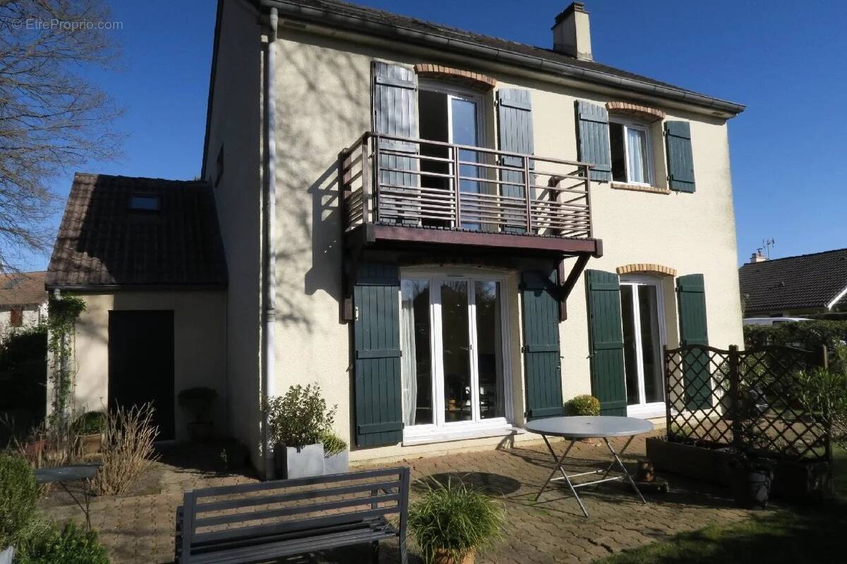 Maison à OZOIR-LA-FERRIERE
