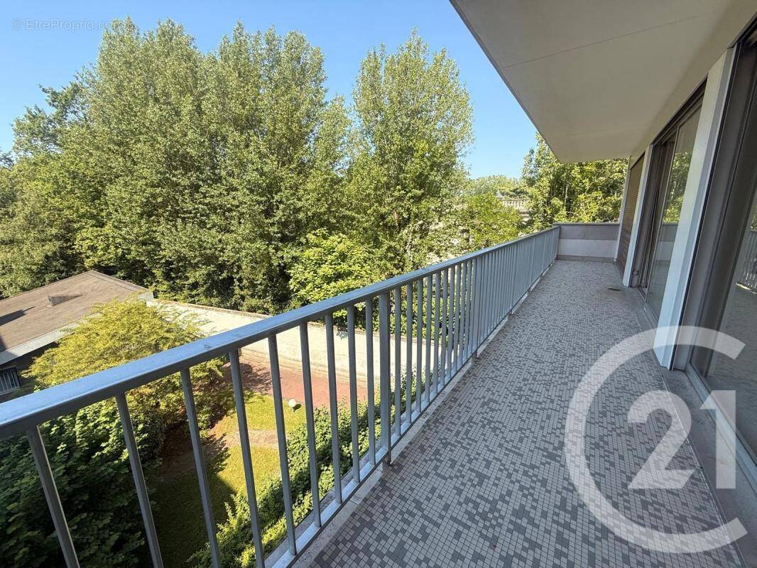 Appartement à FONTENAY-SOUS-BOIS