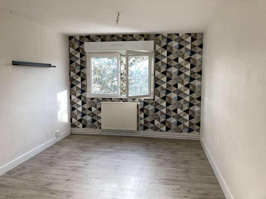 EXCLUSIVITE - Appartement de type III à rafraichir aux abords de La Rochelle - photo 2
