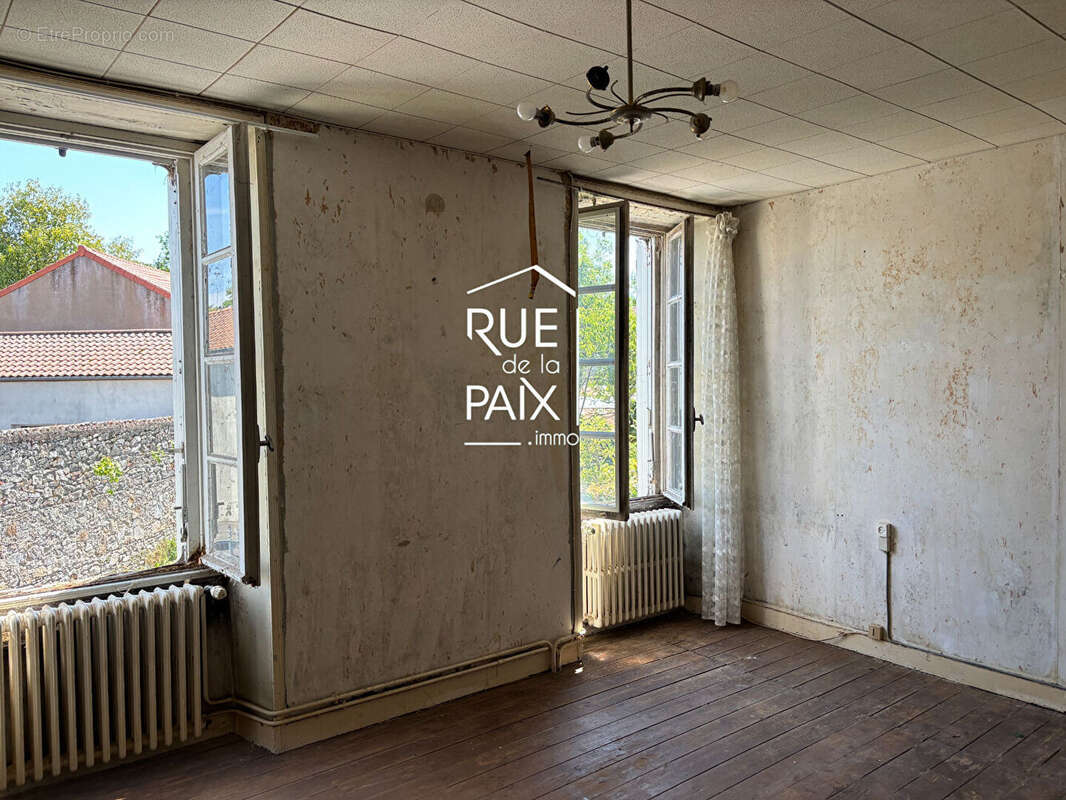 Ensemble immobilier situé  a la chapelle saint laurent - photo 8