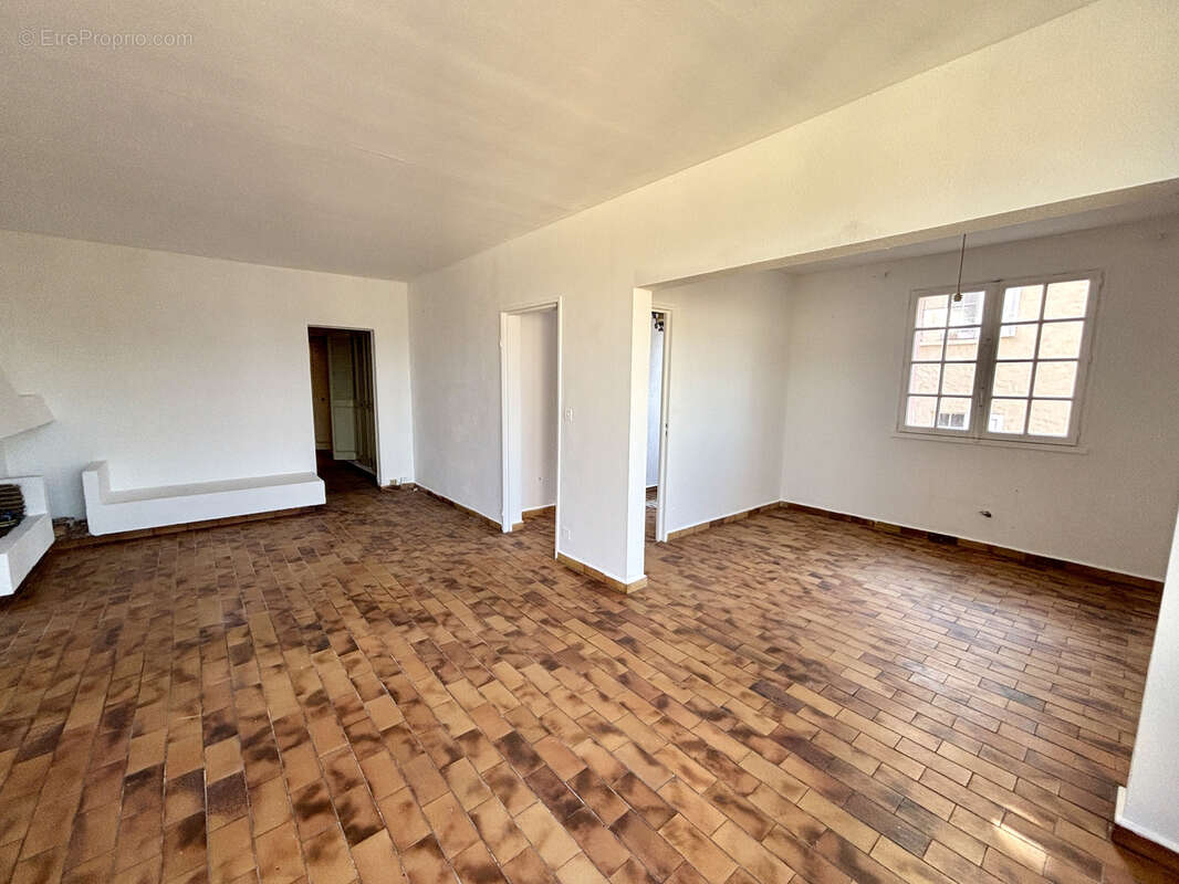 Appartement à SAINT-CYR-SUR-MER