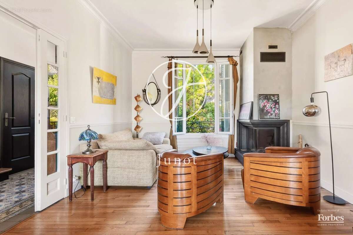 Ville-d'Avray - CENTRE - Maison - 180 m² - Terrain de 260 m² - photo 6