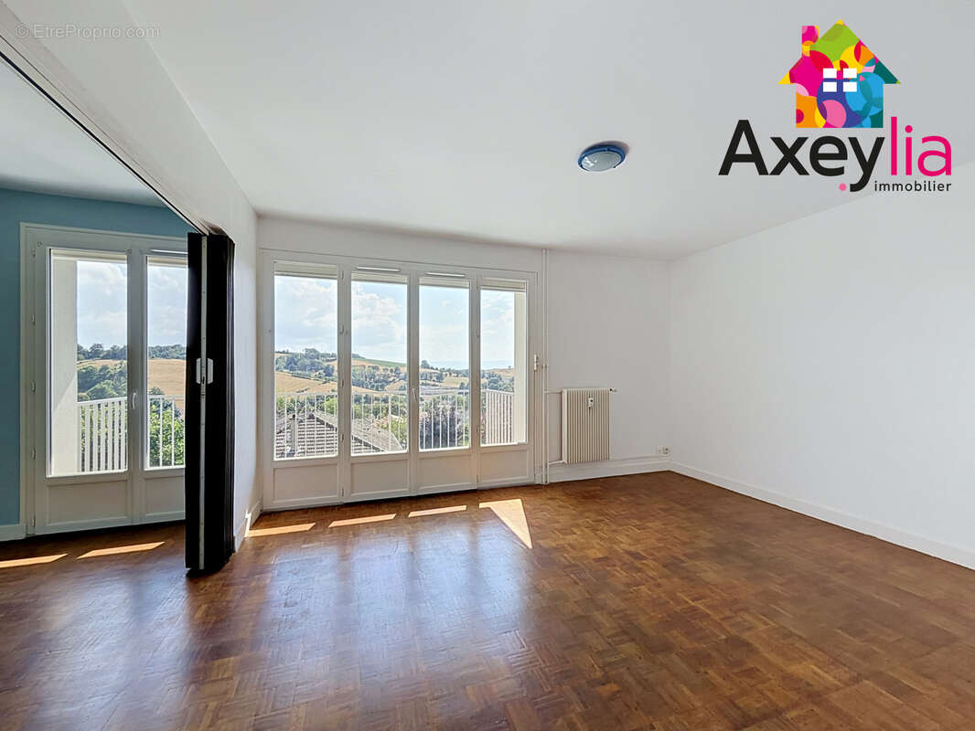 A vendre - panissieres - appartement de type 3 avec garage, cave et local velo - photo 3