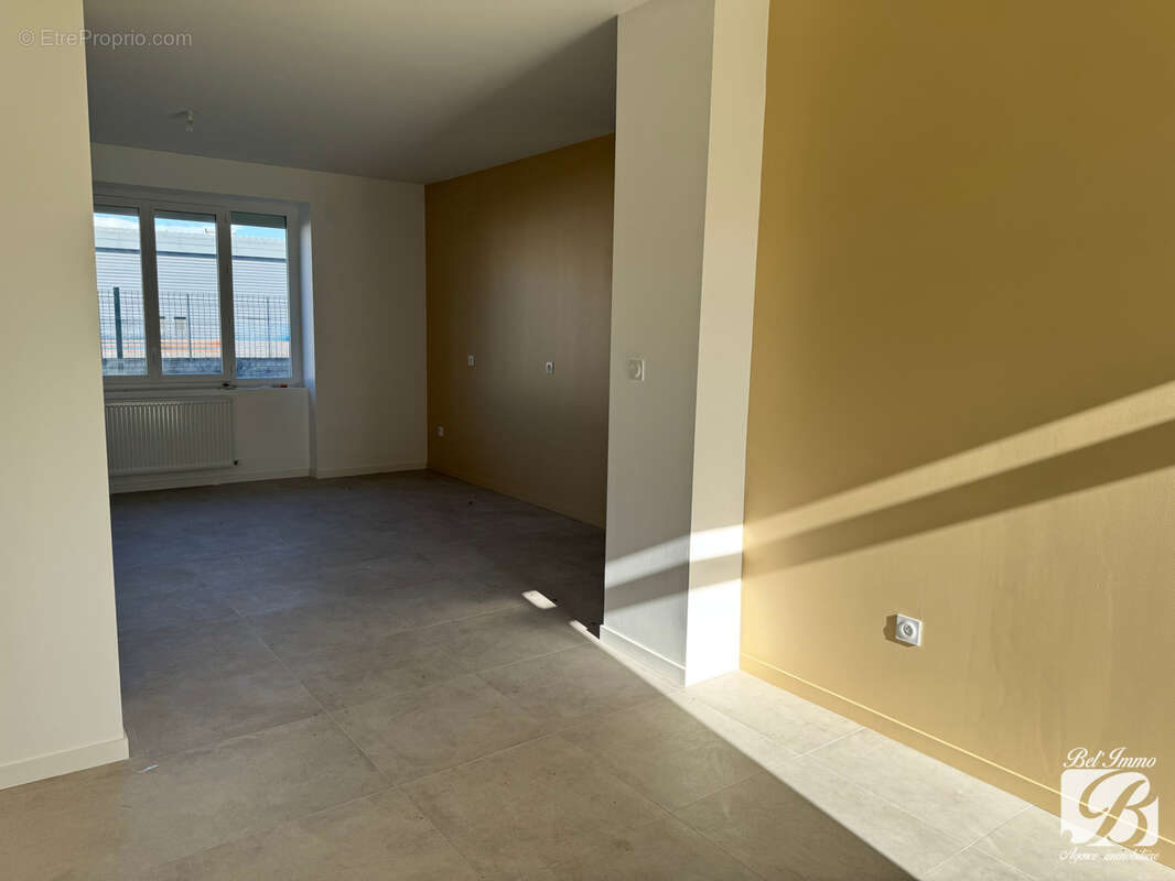 Appartement à BALAN