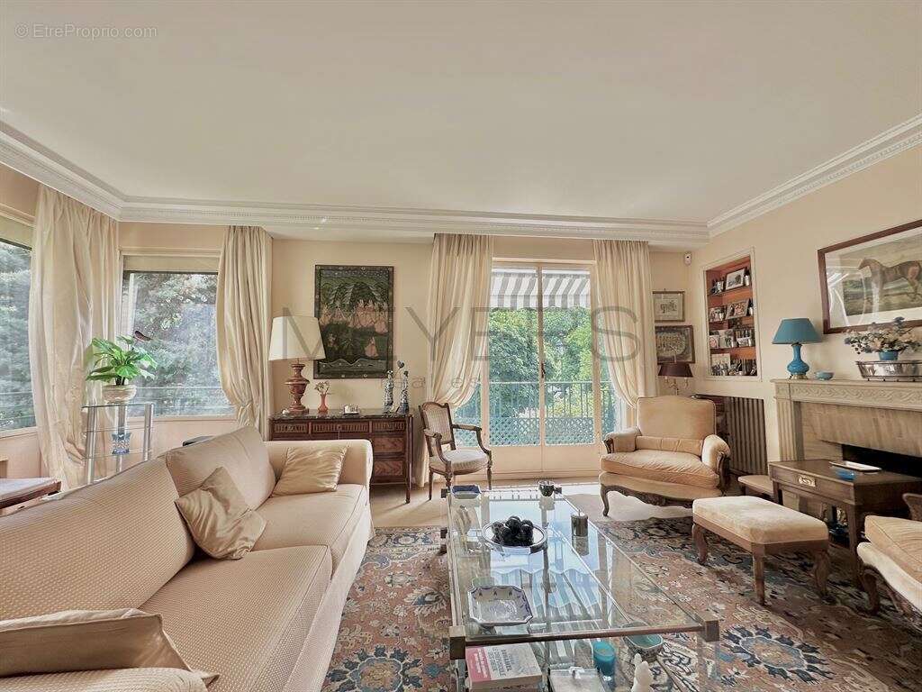 Appartement 165 m² à Paris-16e  - photo 9