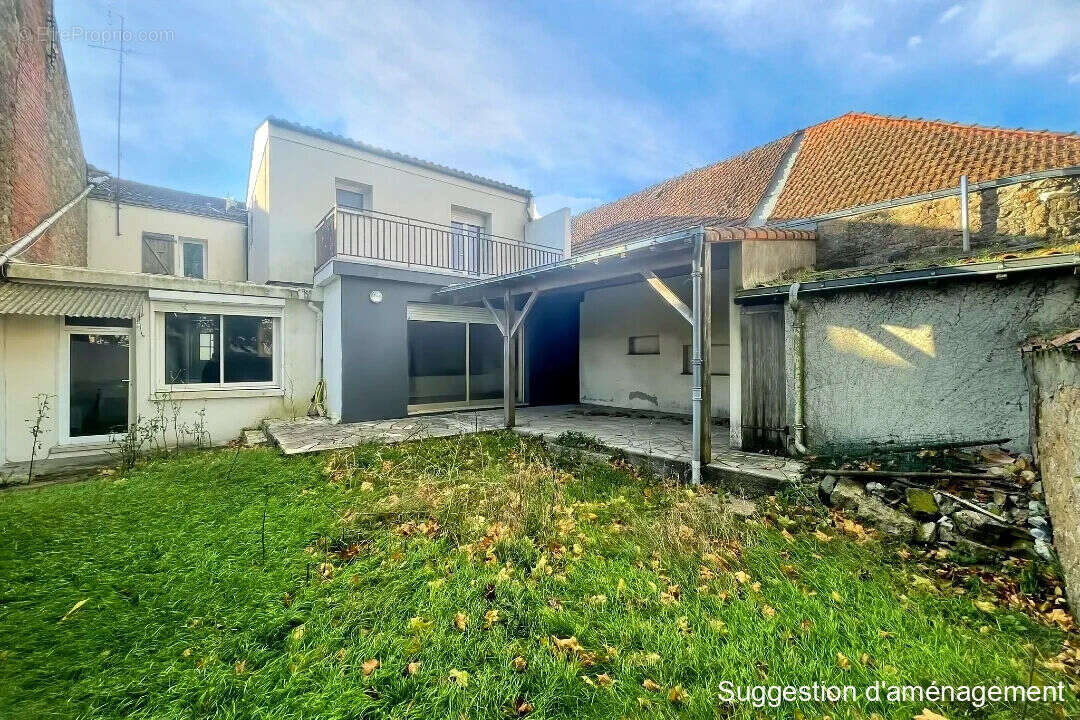 Maison centre bourg  4 chambres Bournezeau - photo 11