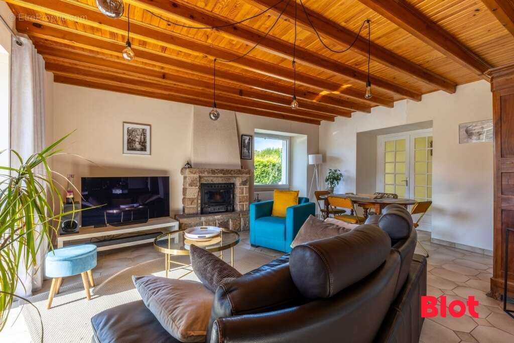 Maison à SAINT-MEDARD-SUR-ILLE