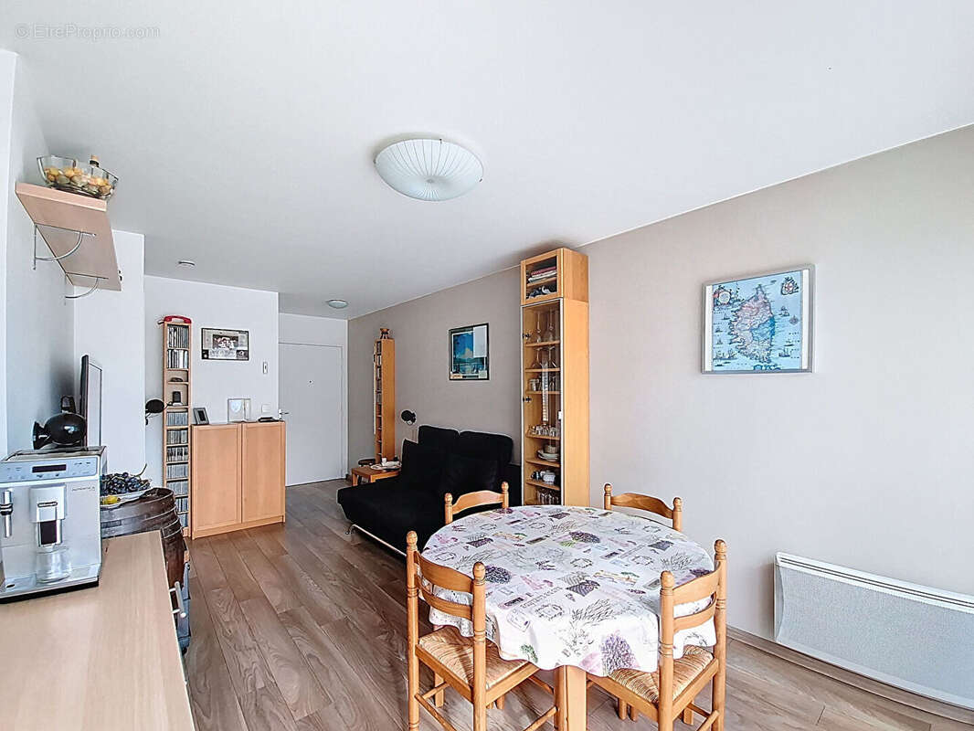 Appartement à L&#039;HAY-LES-ROSES