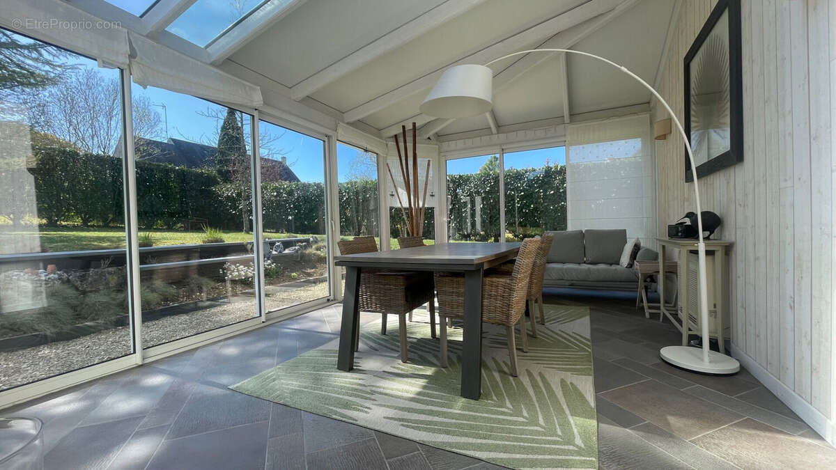 Maison à SAINT-CYR-SUR-LOIRE