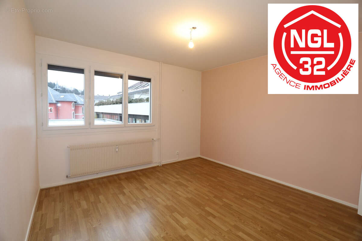 Appartement à CRUSEILLES