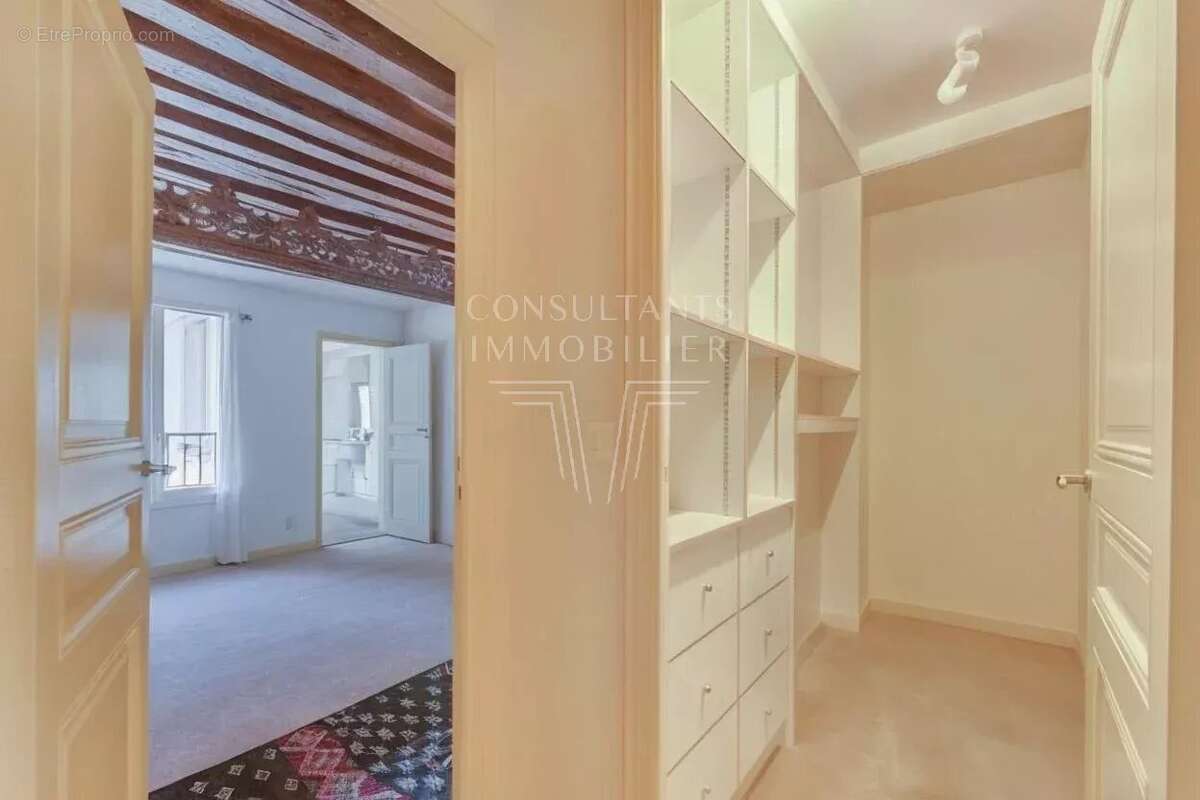 Appartement à PARIS-6E