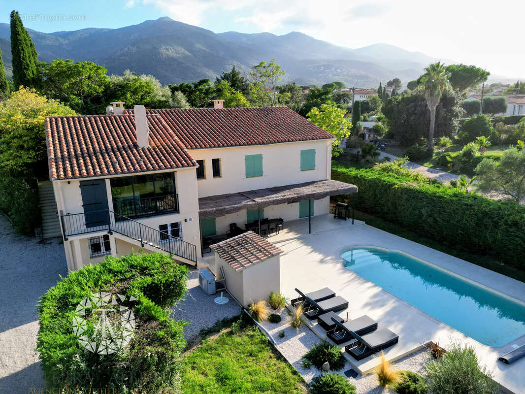 Maison à LAROQUE-DES-ALBERES