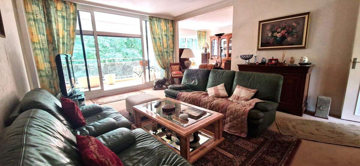 Appartement à VAUX-LE-PENIL