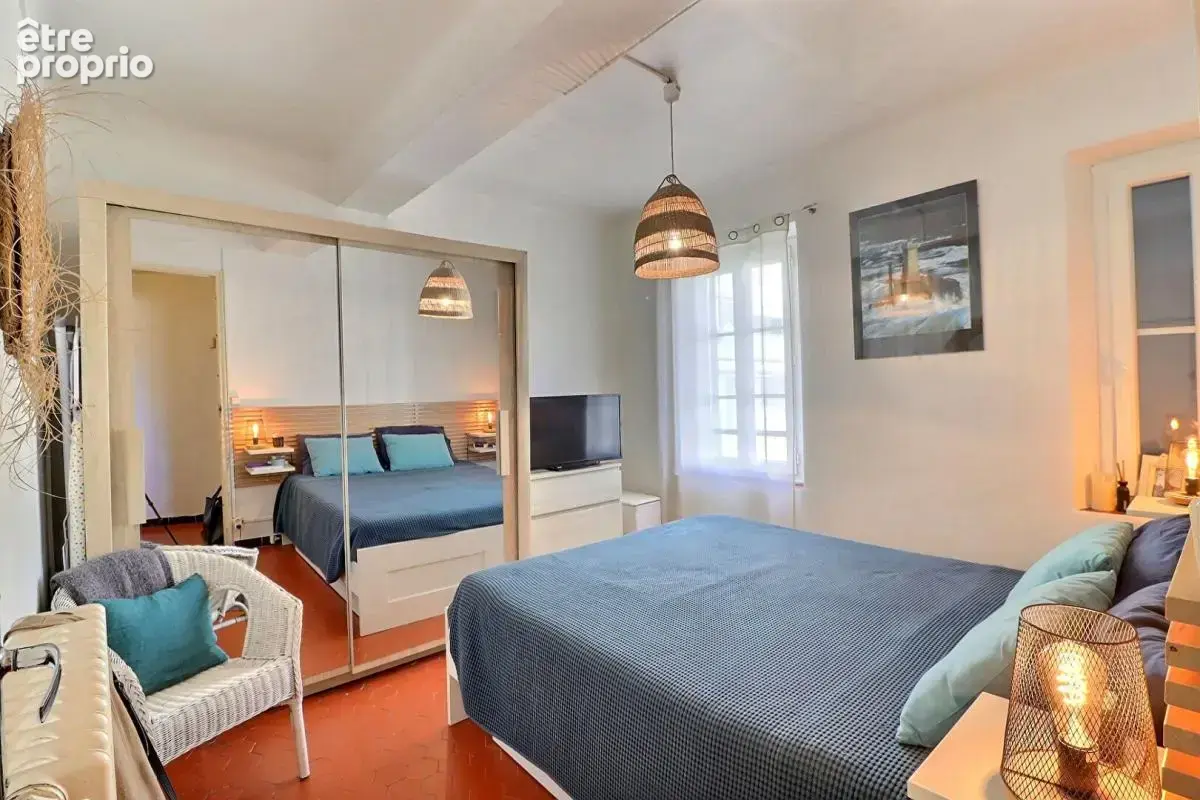 Centre ville sanary sur mer - appartement de type 3 - - photo 9
