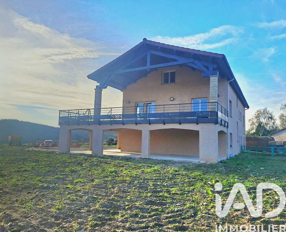 Photo 2 - Maison à RIOTORD