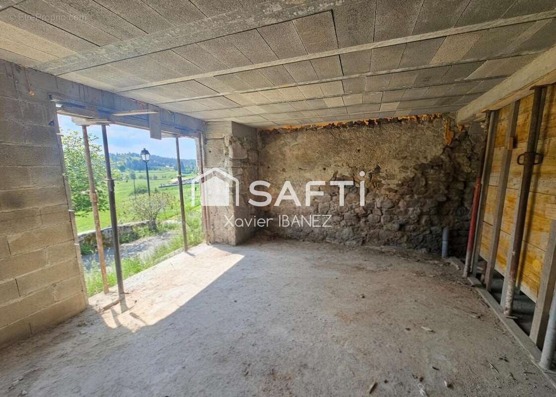 Maison 64 m² à Aumont-Aubrac  - photo 4