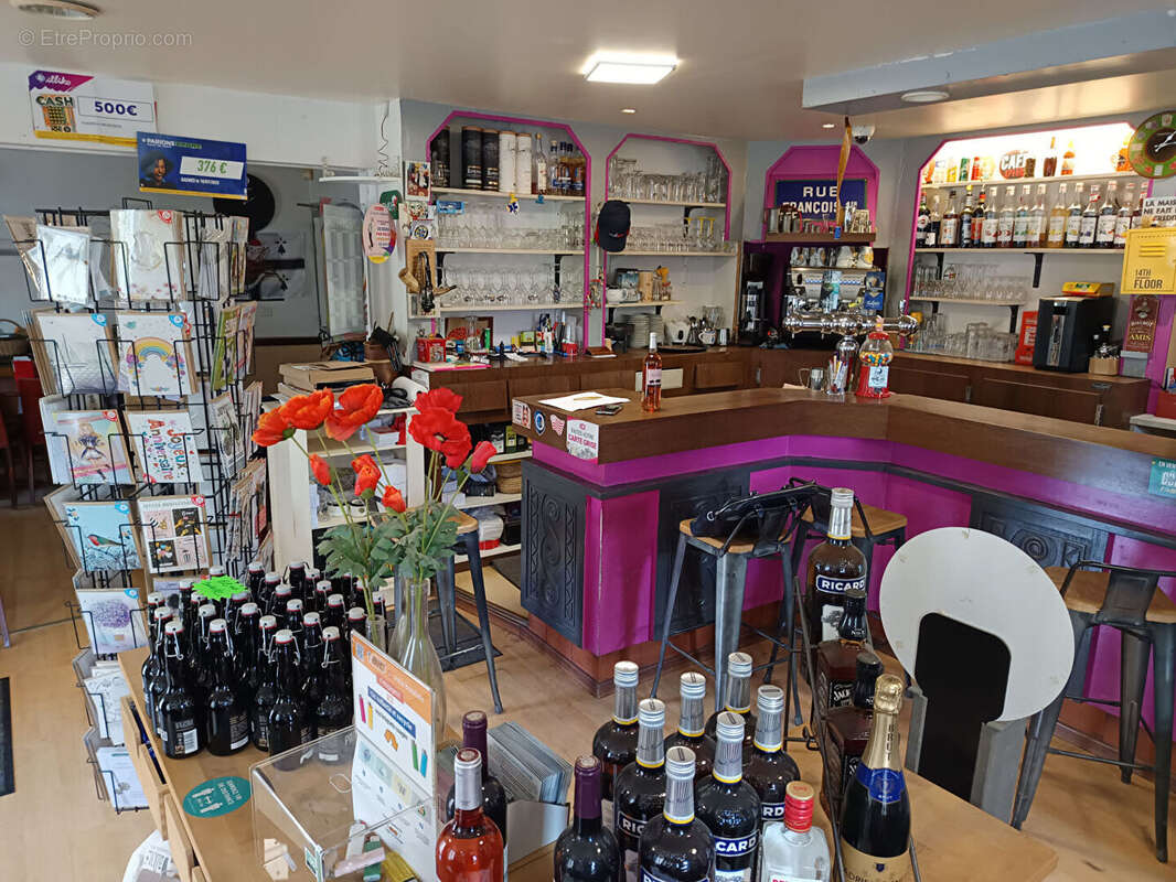 Commerce à COLLINEE