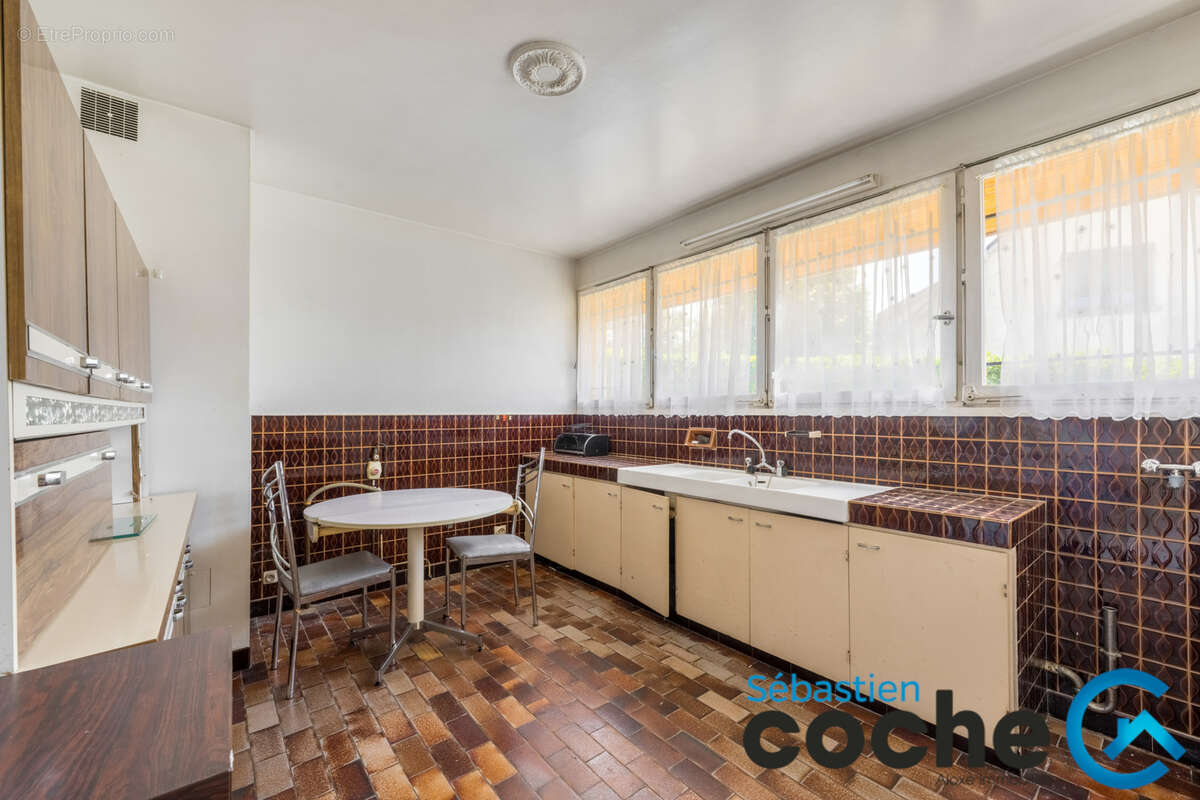 Charly   Maison d'architecte, vue exceptionnelle, potentiel rare - photo 7