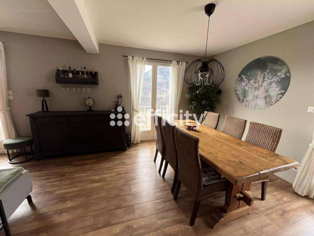 Maison à ASPRES-LES-CORPS