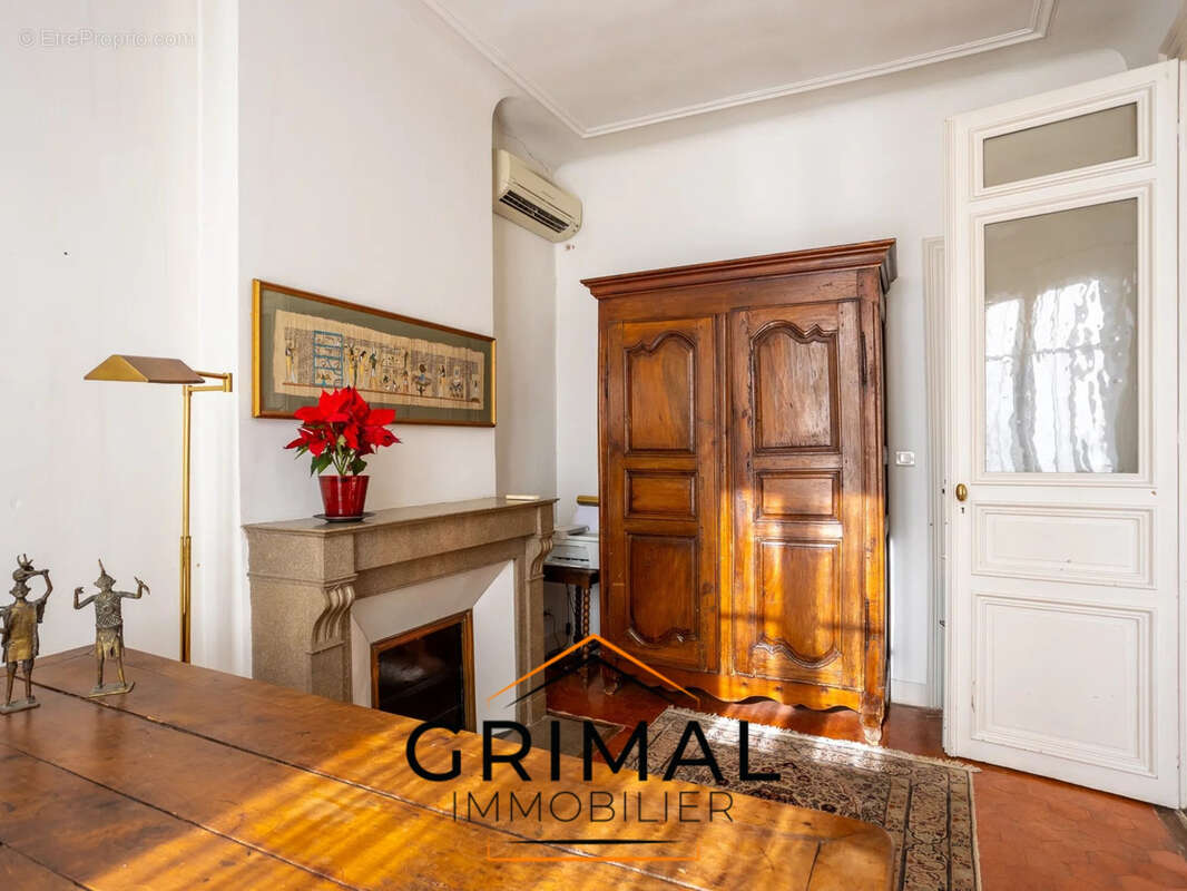 Appartement à MARSEILLE-1E