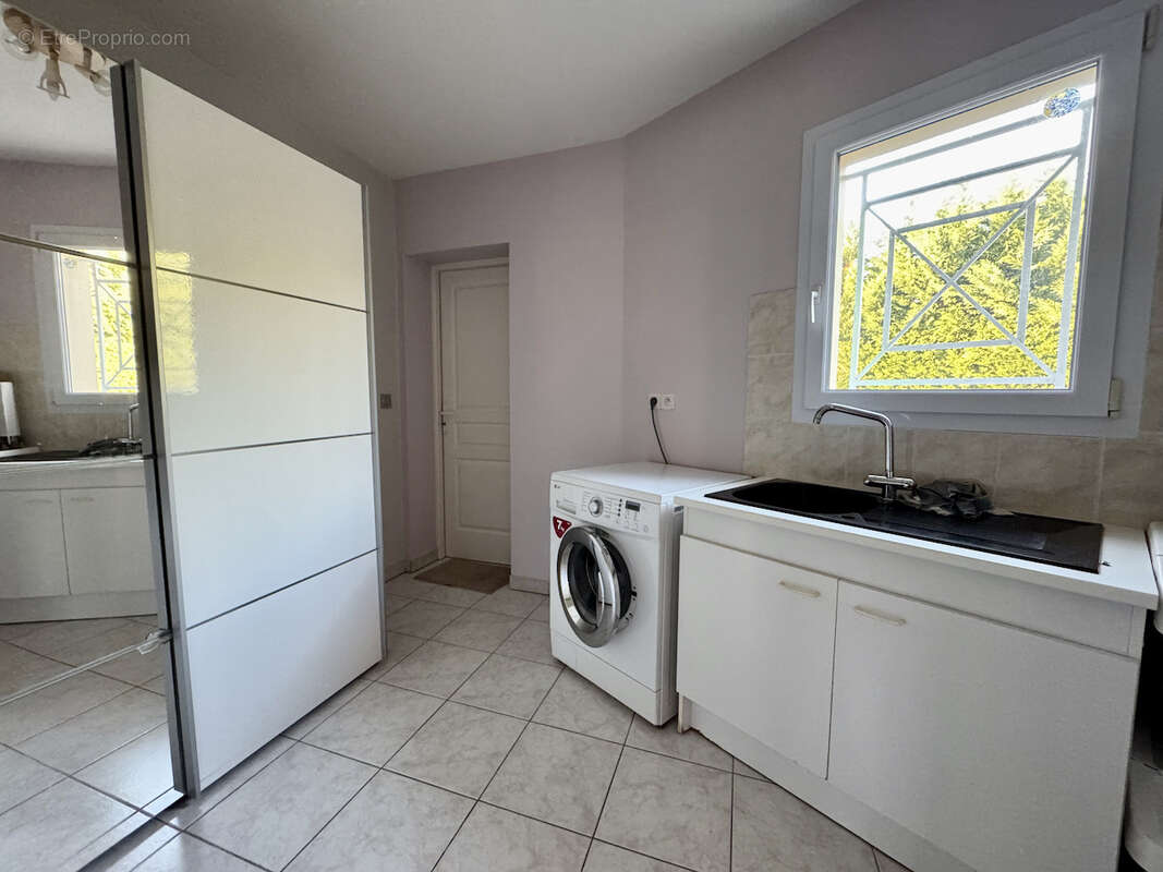 Maison à SAINT-ETIENNE-DE-FOUGERES