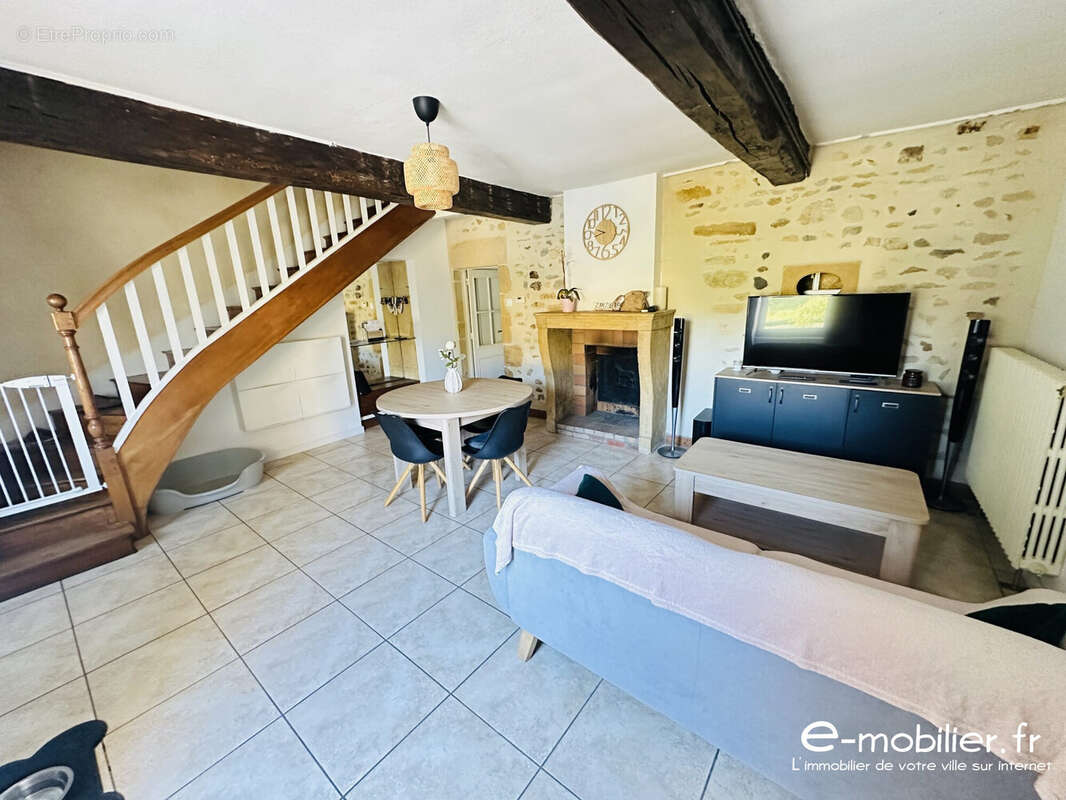 Maison 93 m² à Iguerande  - photo 2