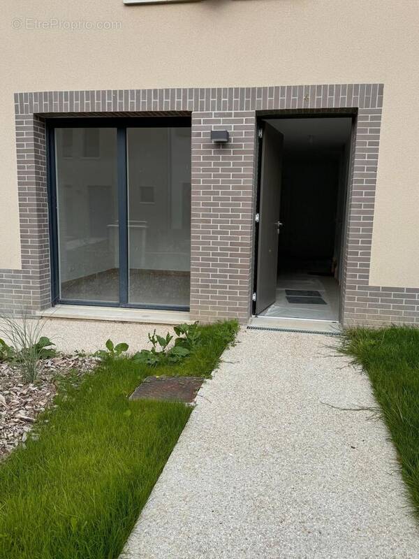 Photo 1 - Maison à LA QUEUE-EN-BRIE