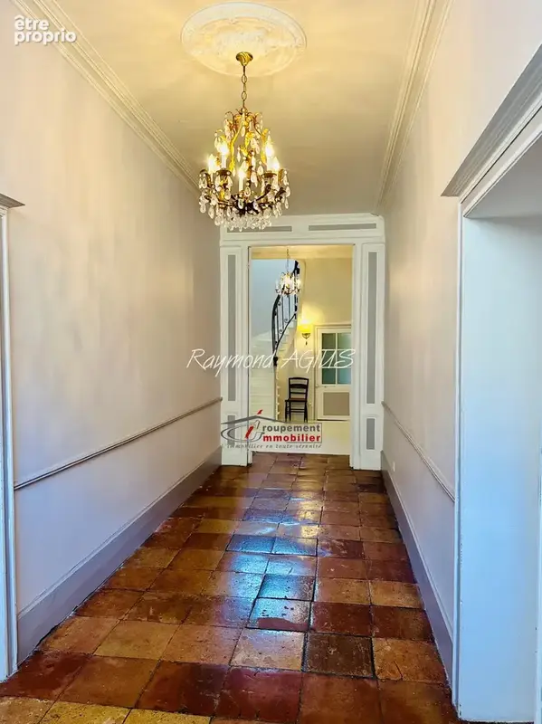 Elégante résidence de caractère du 18ème siècle avec cour et jardin - photo 4