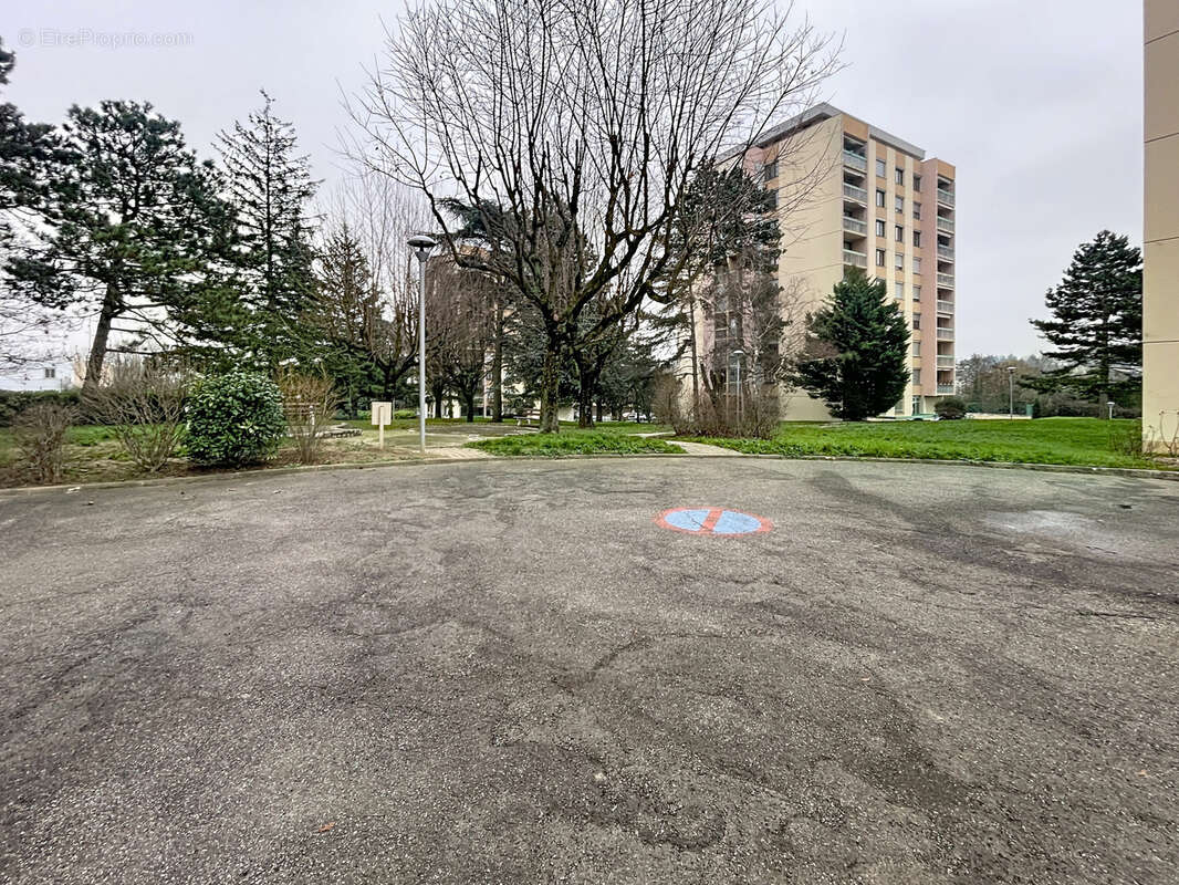 Appartement à SAINT-GENIS-LAVAL